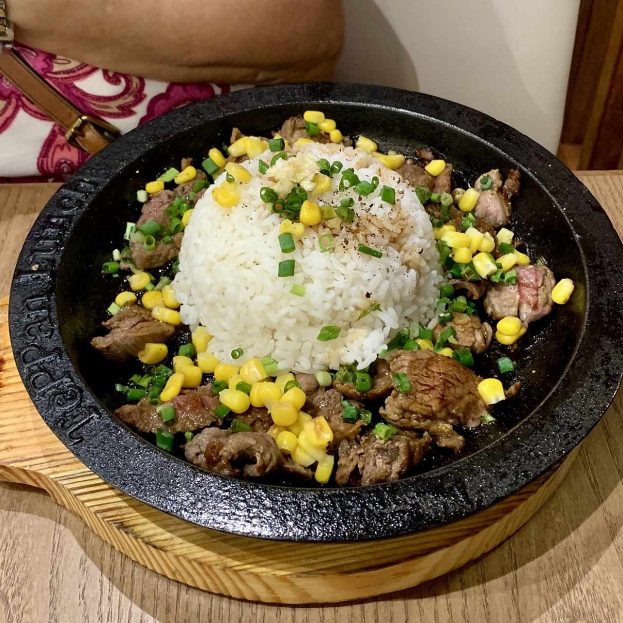 Plato caliente de Carne