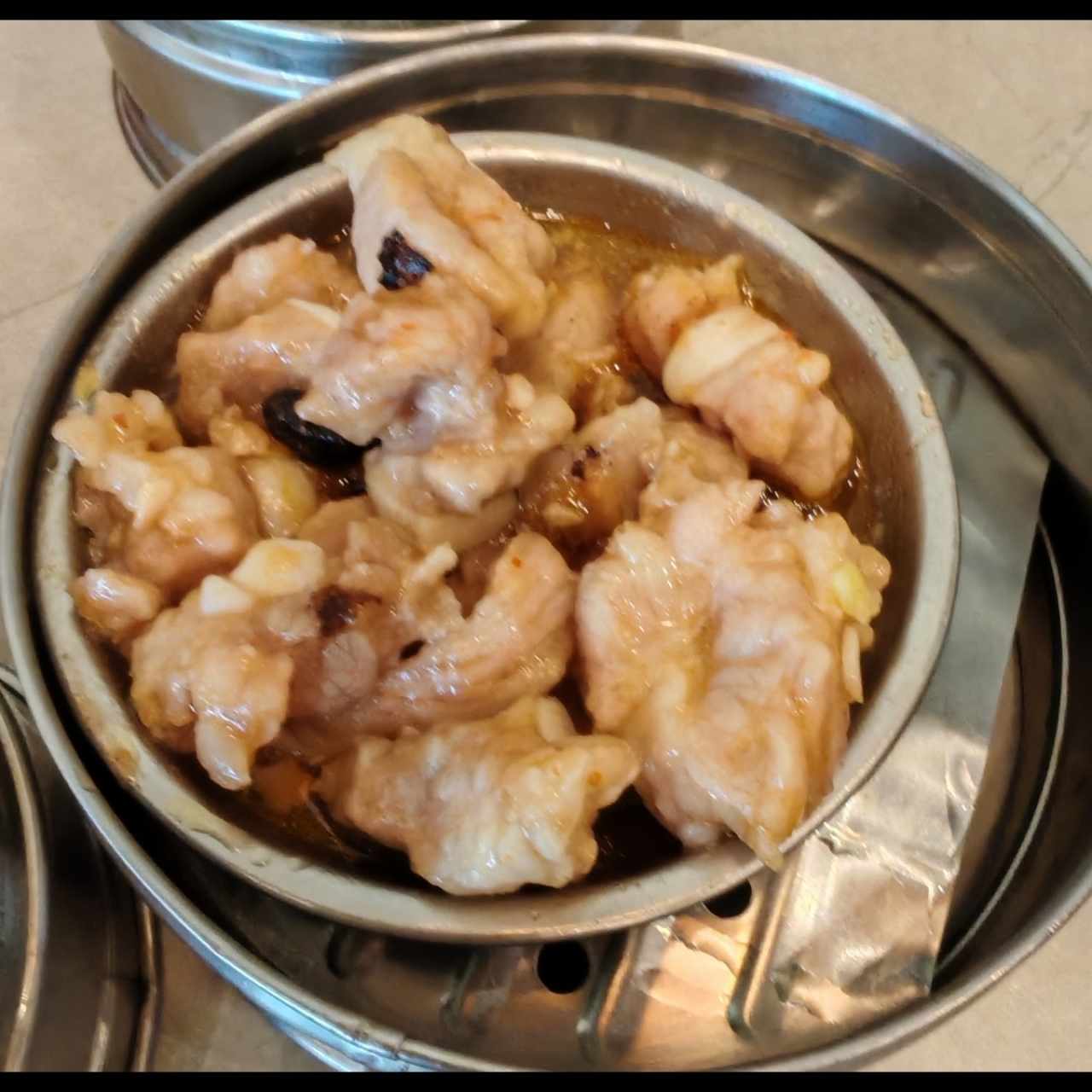 Costillitas en salsa de frijoles negros
