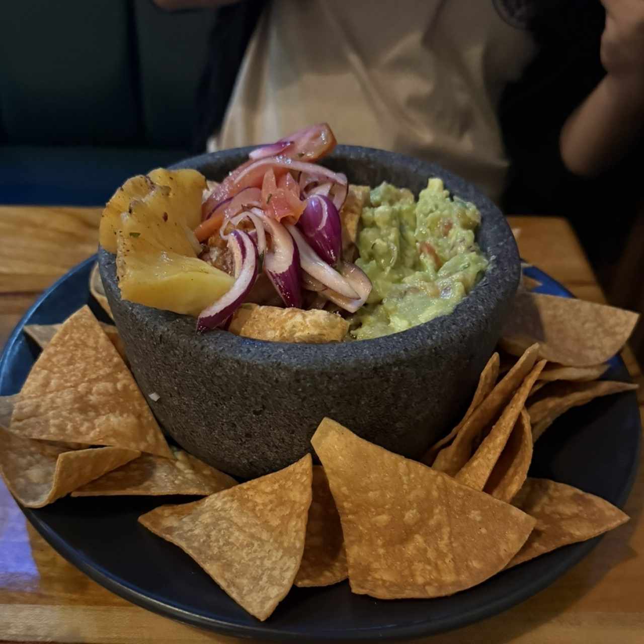 Molcajete de ceviche de chicharón
