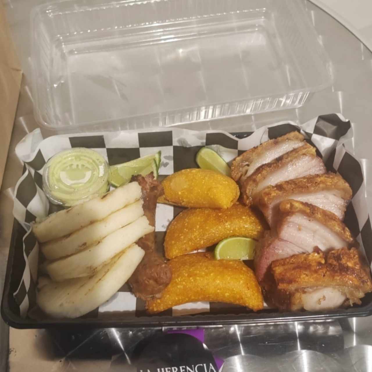 Chicharrón y chorizo 