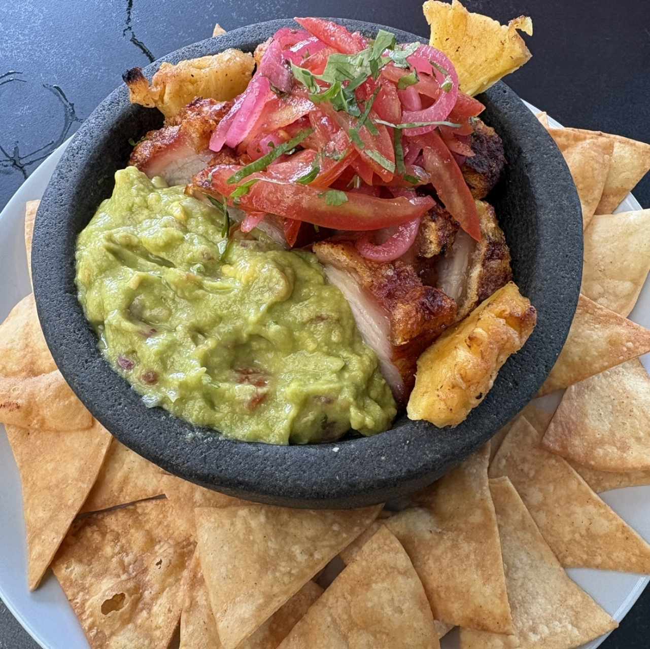 Molcajete de chicharron
