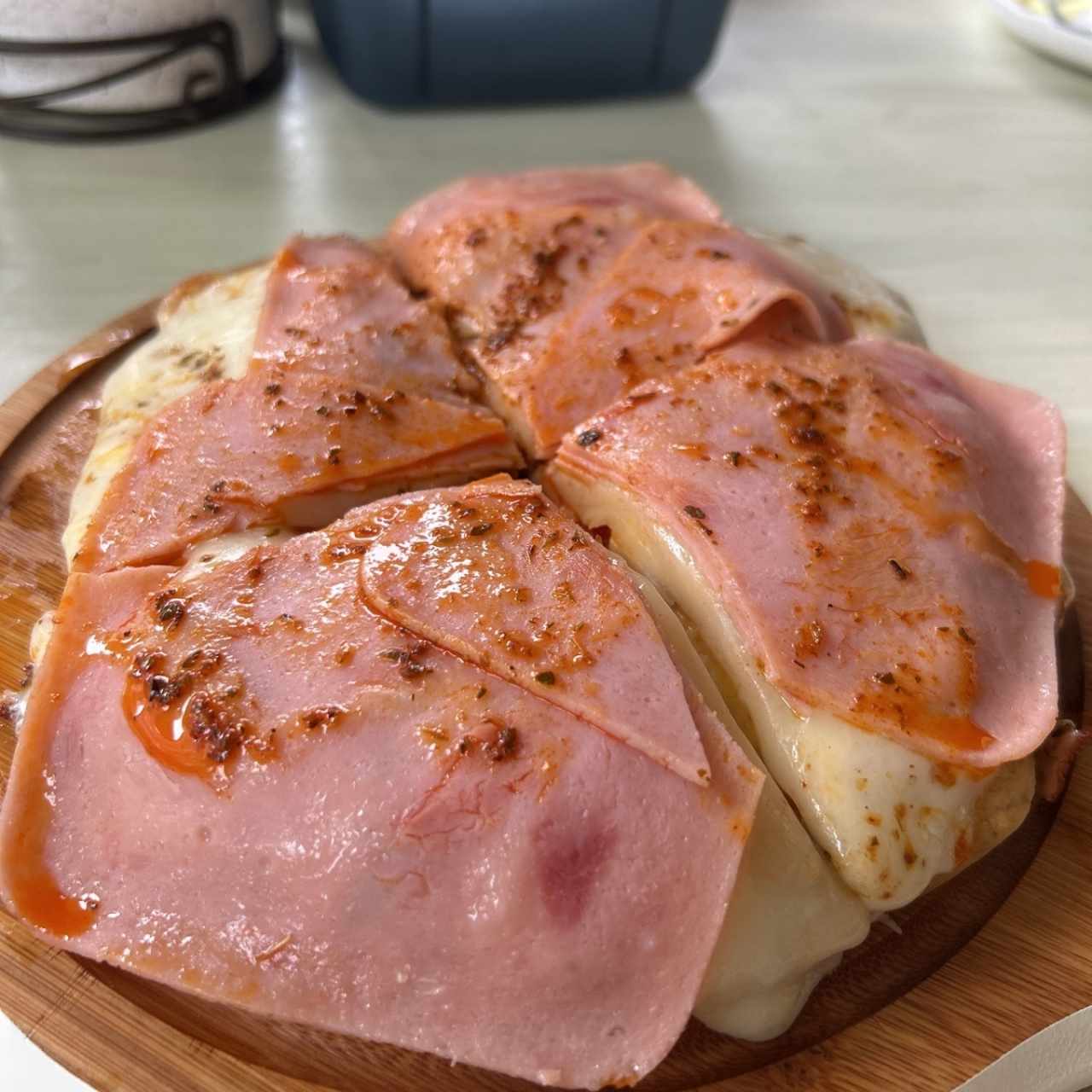 Pizza de jamon y queso 