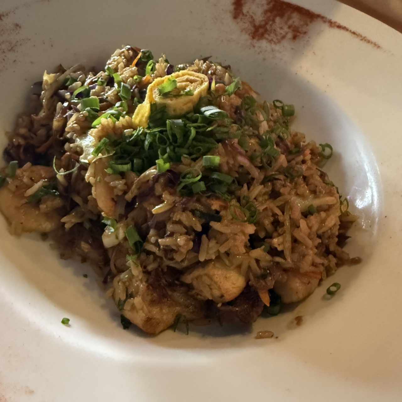 Nasi Goreng Mixto (Res, pollo y camarón)