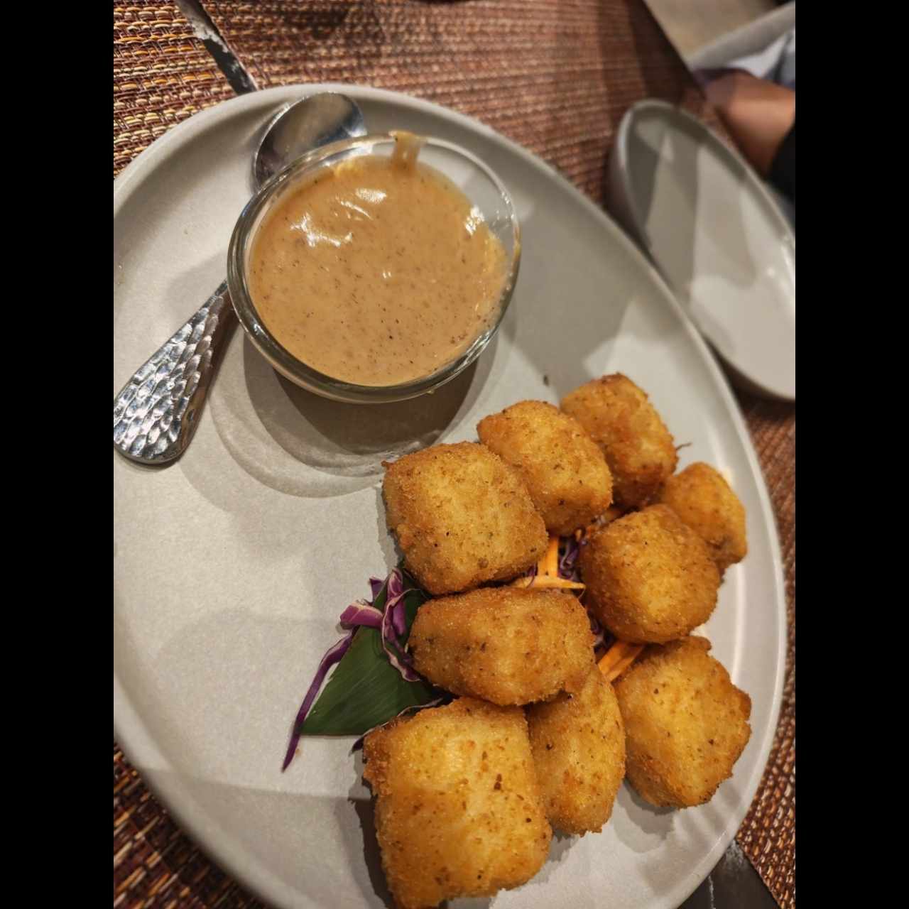 ENTRADAS - CRISPY TOFU