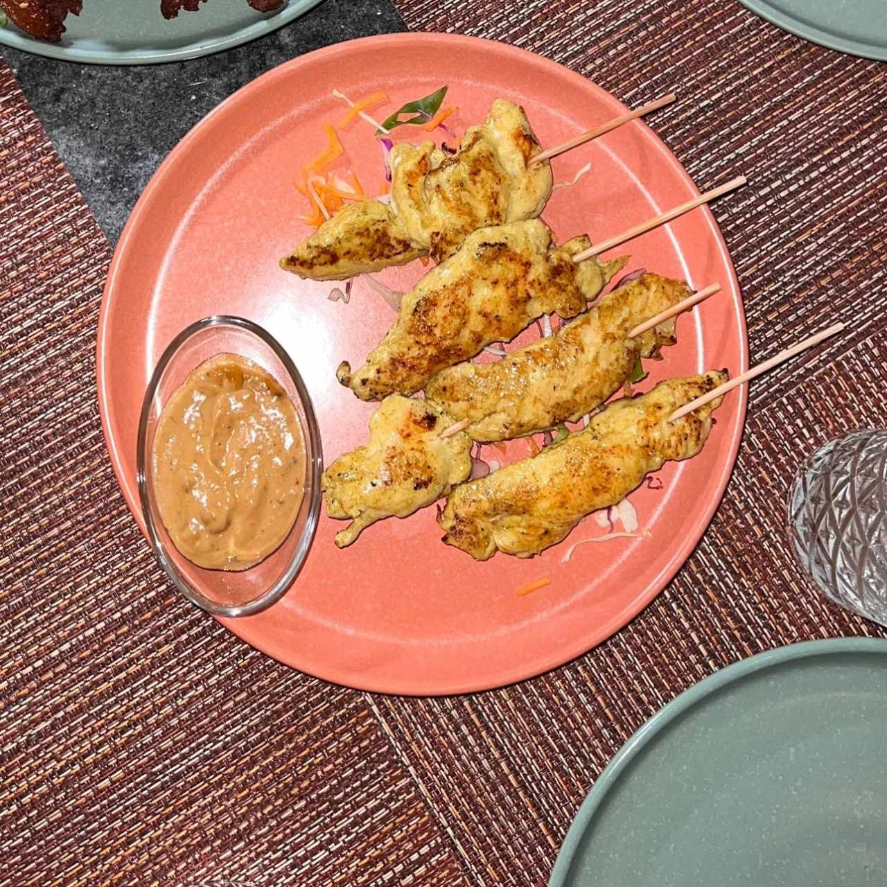 ENTRADAS - CHICKEN SATAY