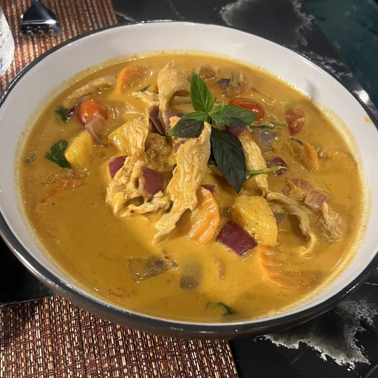 CURRY - PINEAPPLE CURRY
