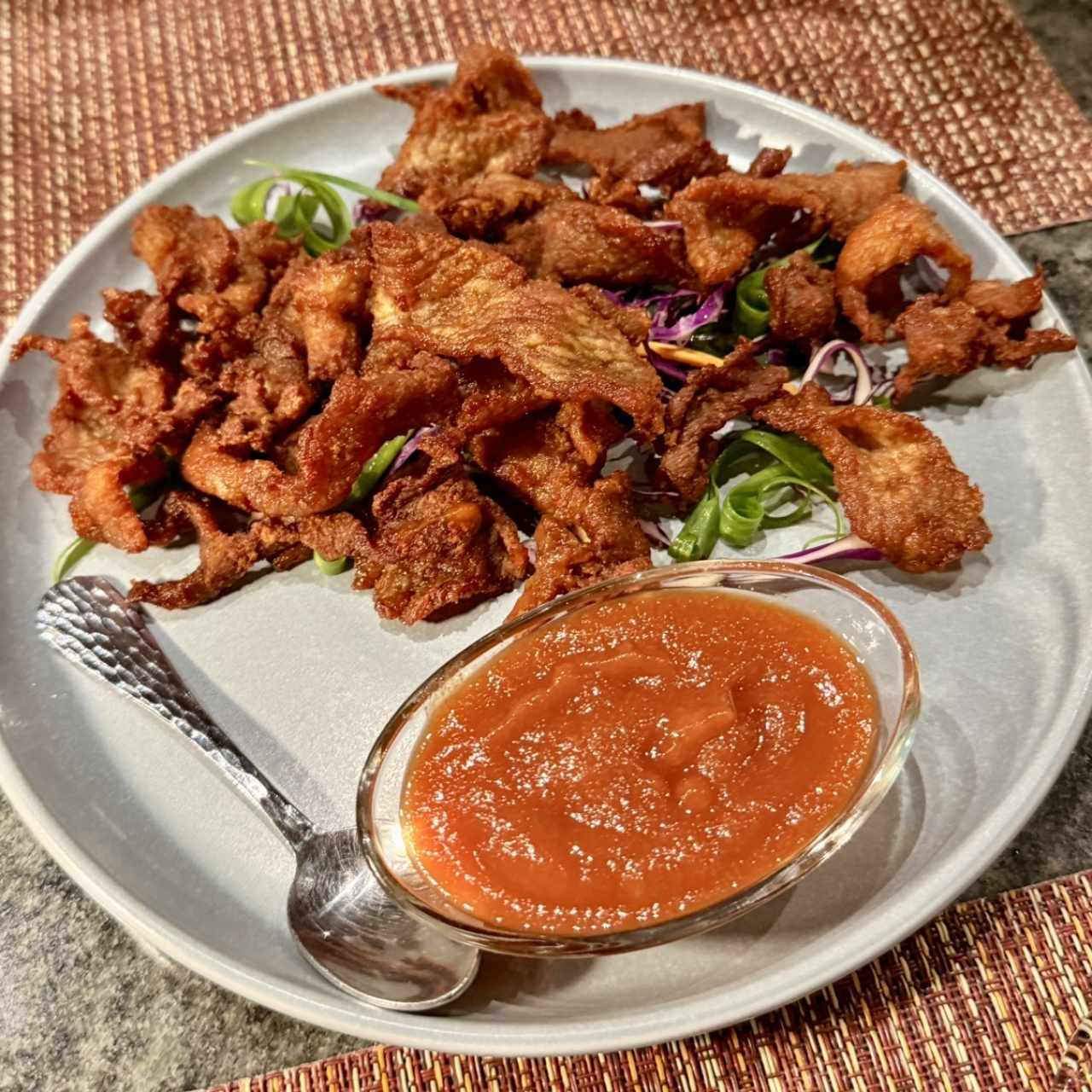 ENTRADAS - THAI CRISPY PORK