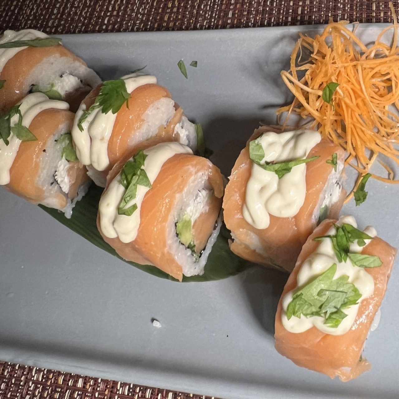 ROLLS ESPECIALES - AYUTTAYA SALMON ROLL