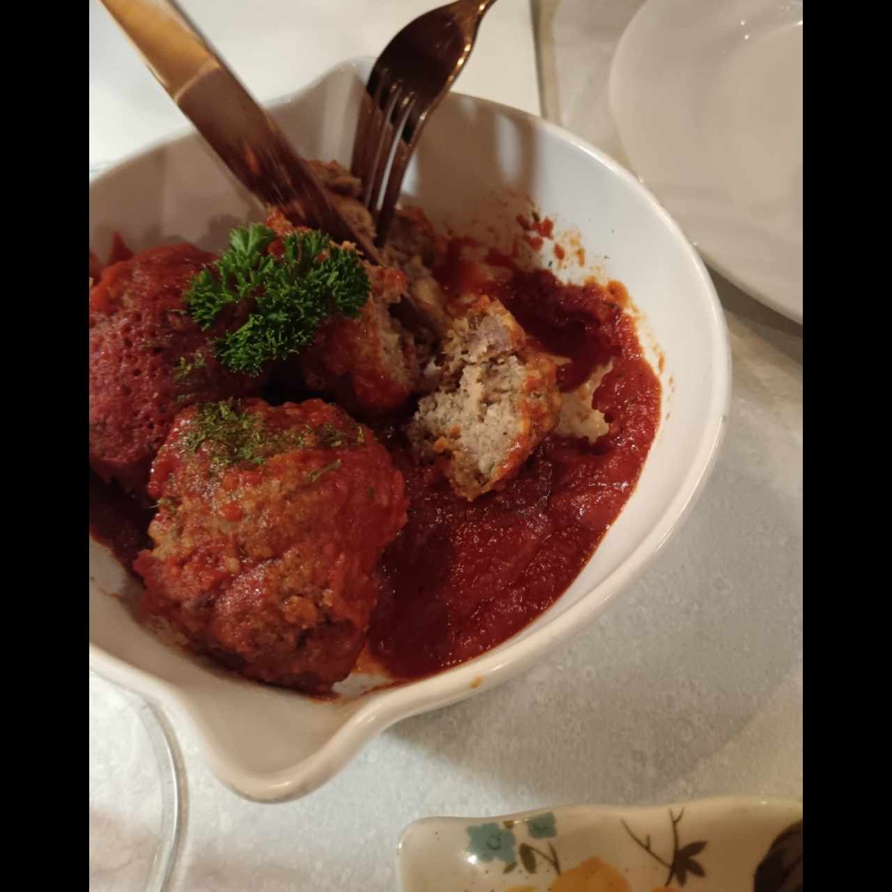 Albóndigas con salsa de tomates frescos 