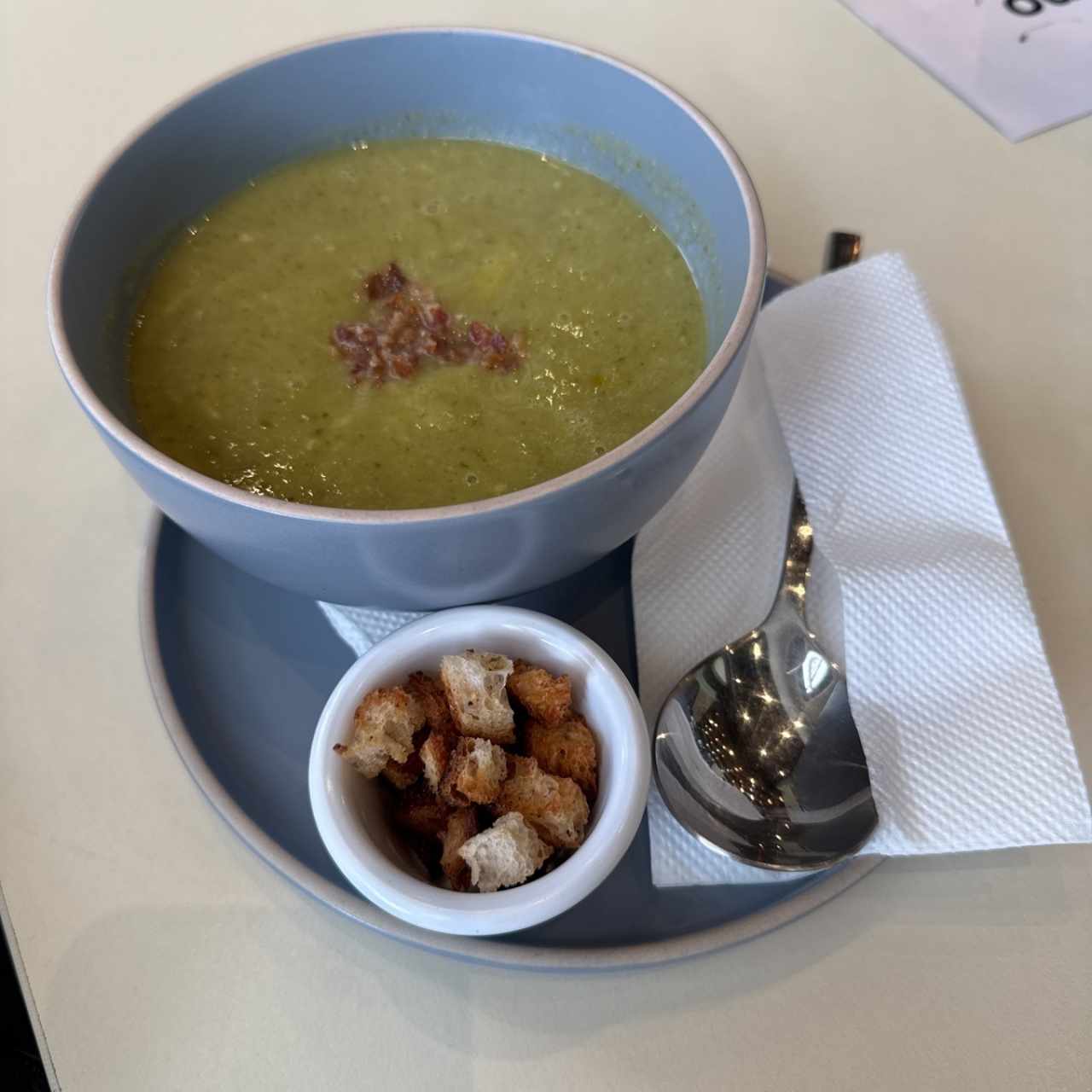 Sopa de brocoli con queso