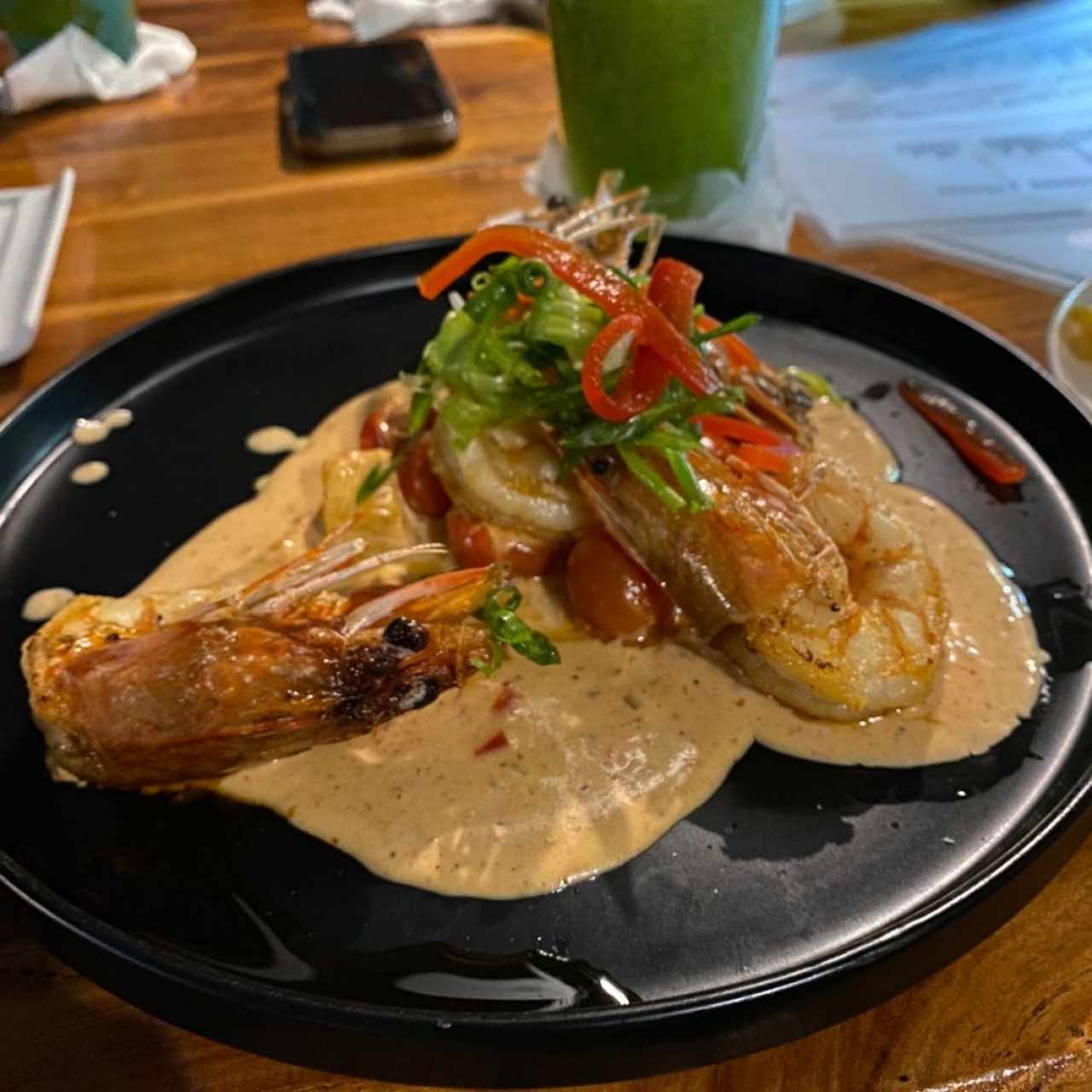 Langostinps en salsa de coco y curry