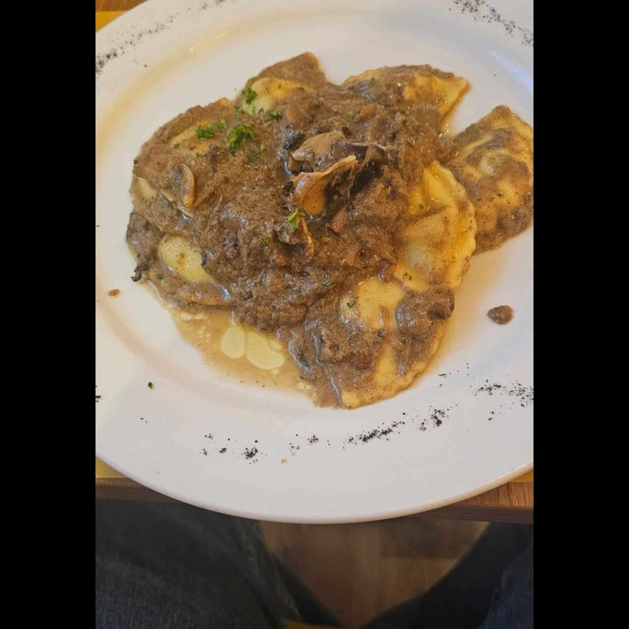 ravioli funghi porcini cin tartufo