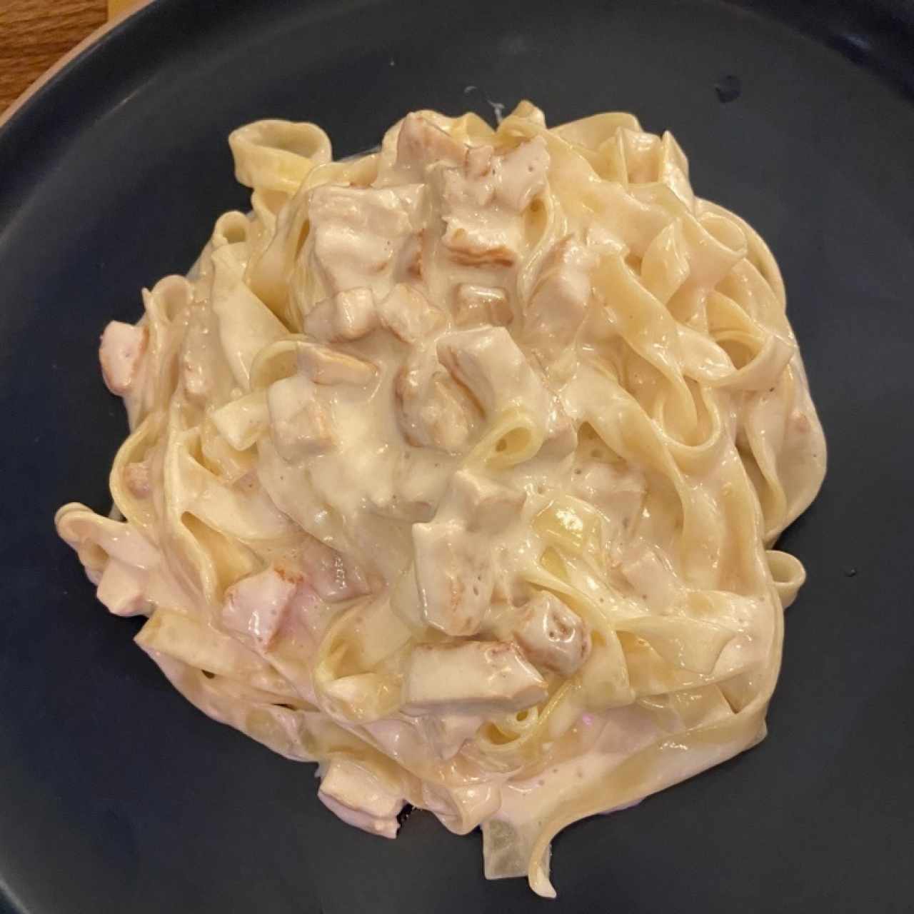 Pasta alfredo en salsa blanca