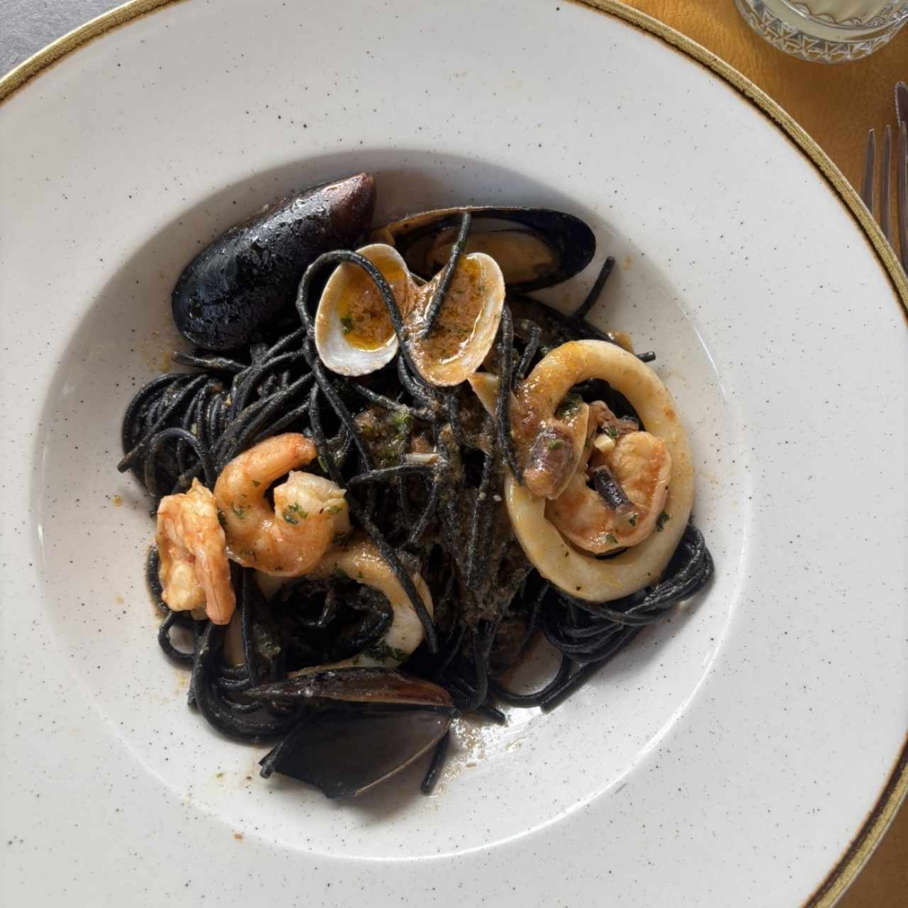 NERO DI SEPPIA ALLO SCOGLIO
