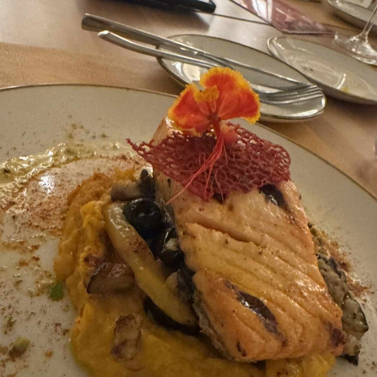 PESCE - Salmone al carbone