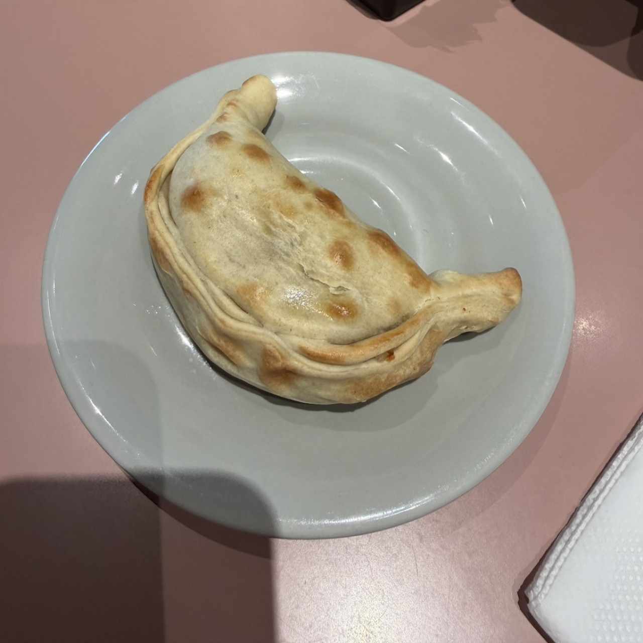Empanada de queso y hongos