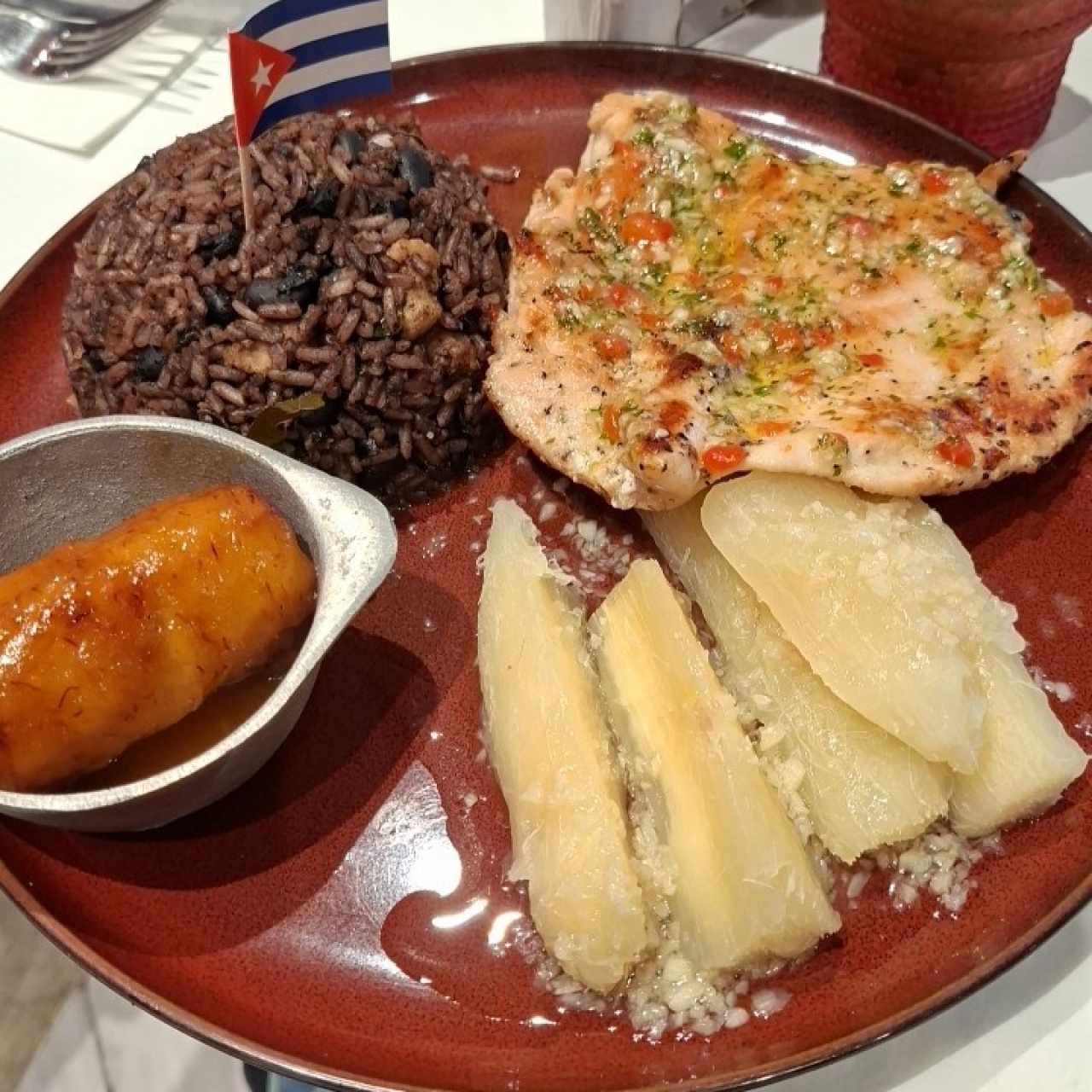 pechuga de pollo al ajillo