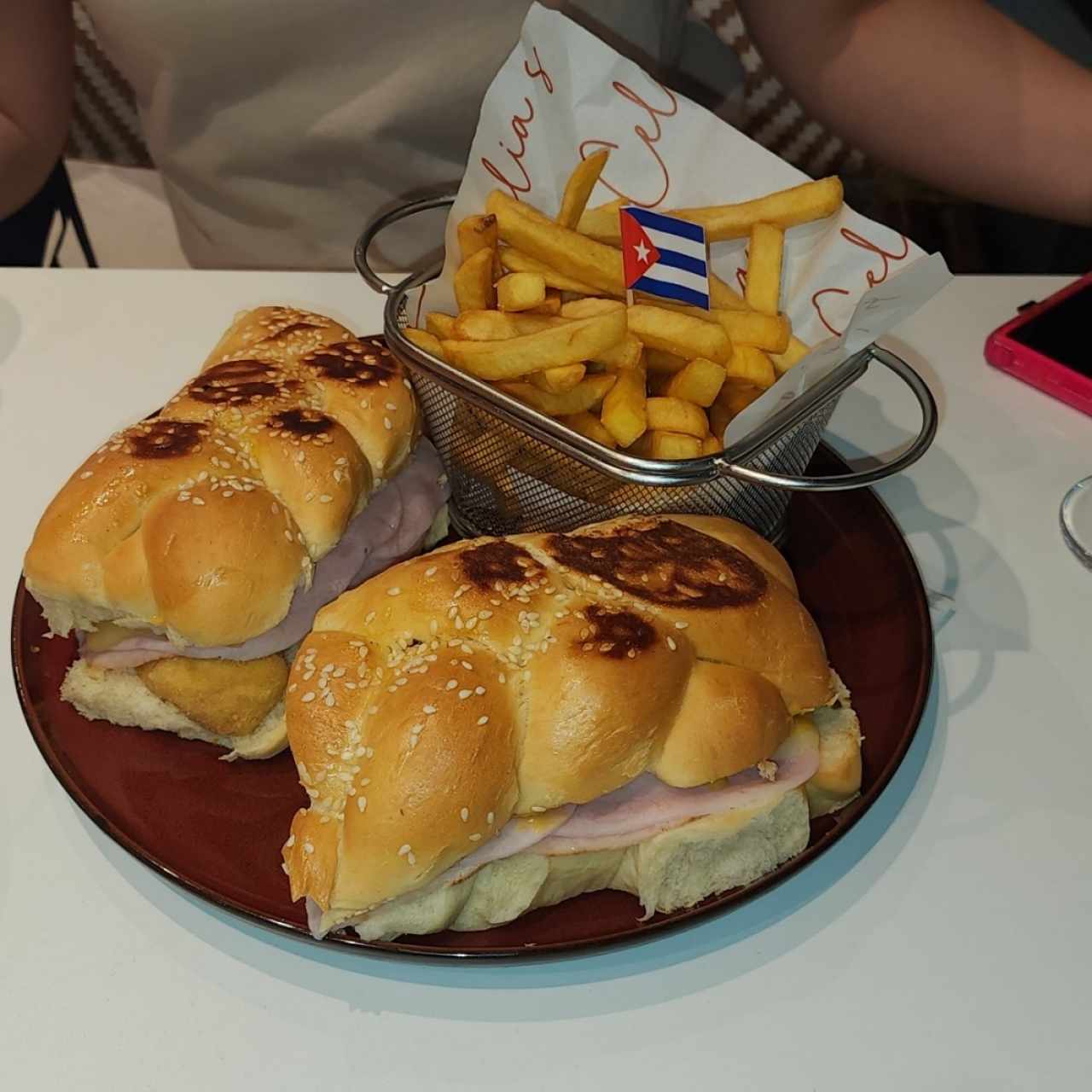 Emparedado de croqueta