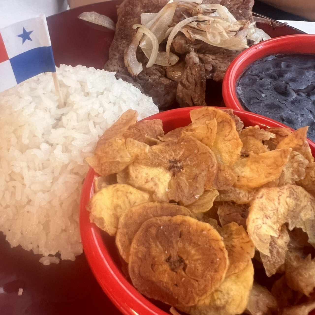 Bistec de Cerdo Encebollado