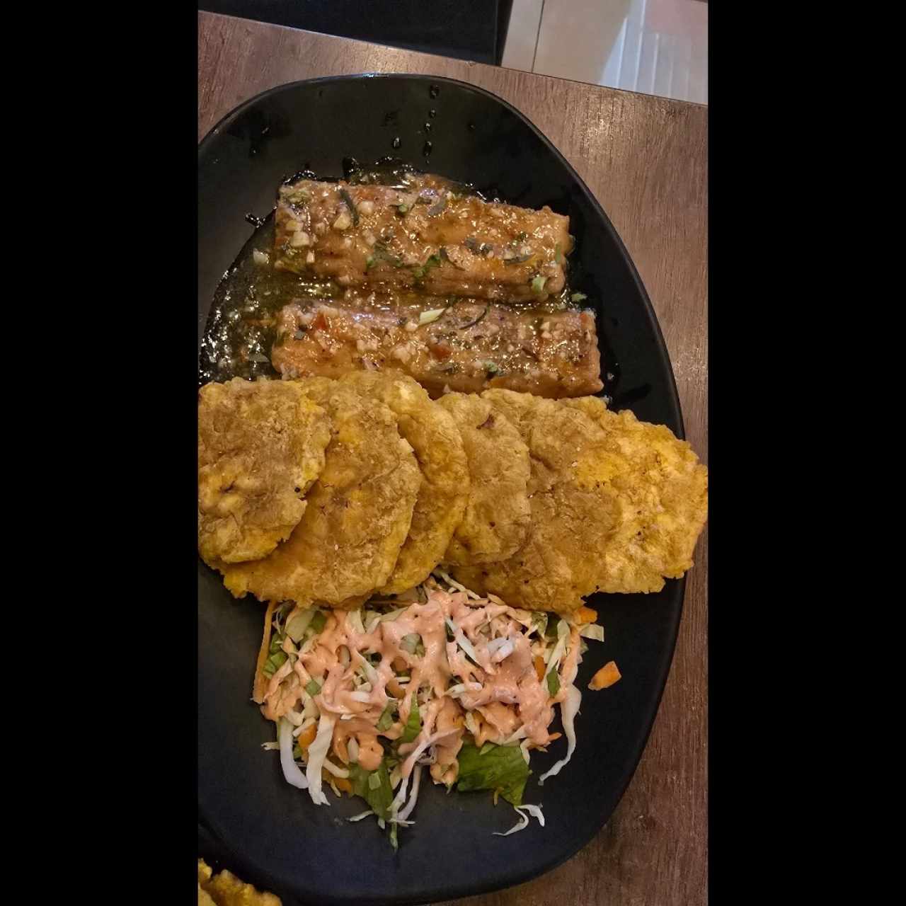 Filete de pescado al ajillo