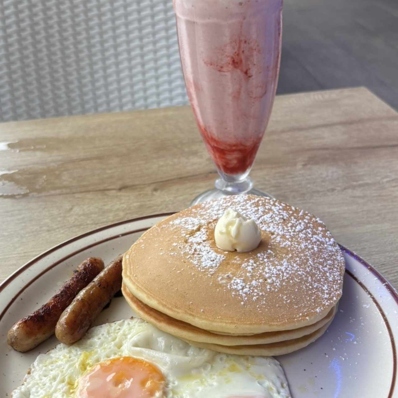 Coffe break con milkshake de fresa