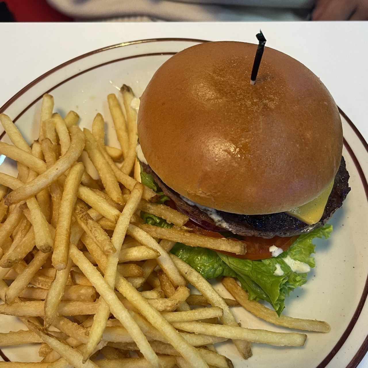 Hamburguesa Clásica 