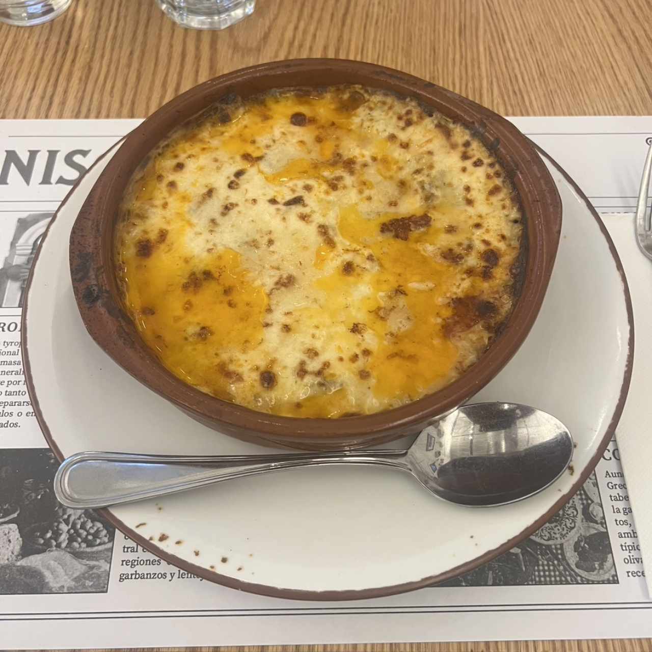 MUSAKÁ Tradición griega en un plato