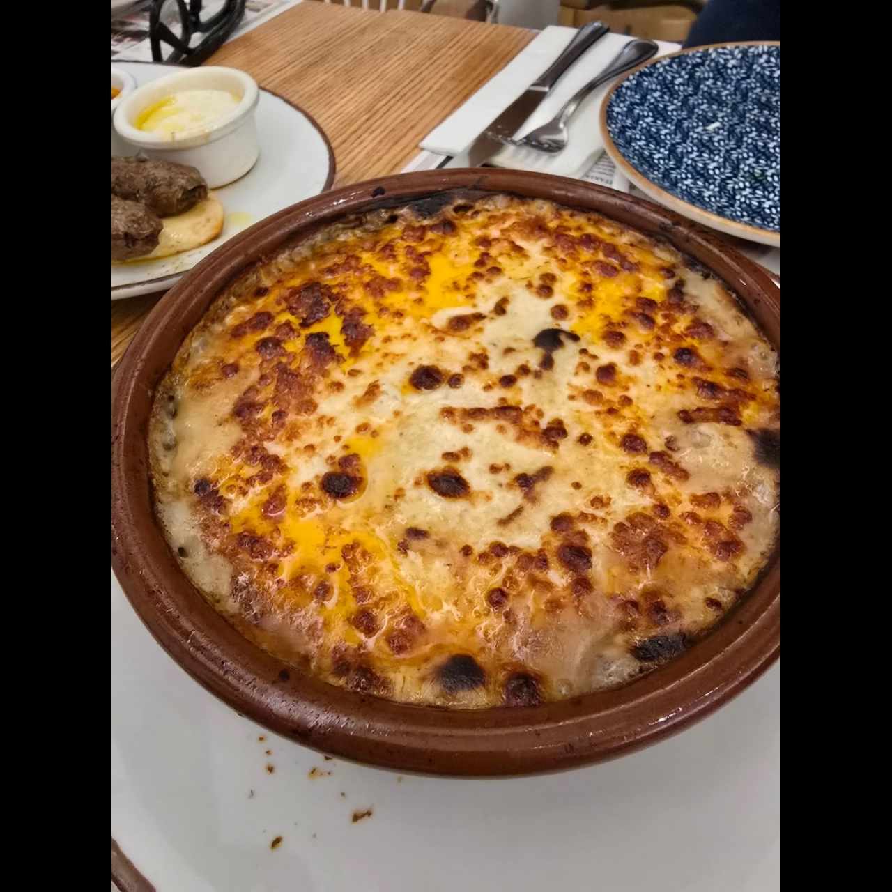 MUSAKÁ Tradición griega en un plato