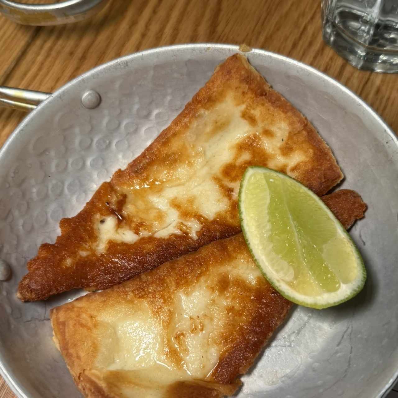 ENTRADAS CALIENTES - SAGANAKI