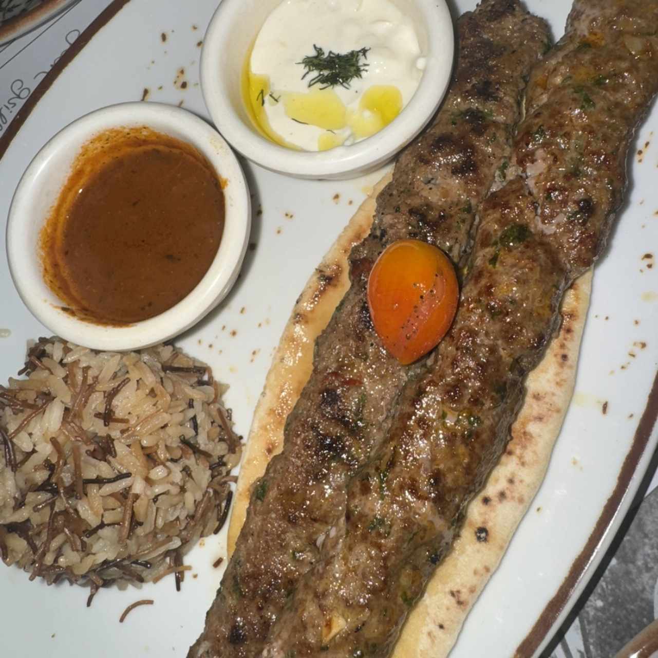 AL CARBÓN - NISOS KEBAB