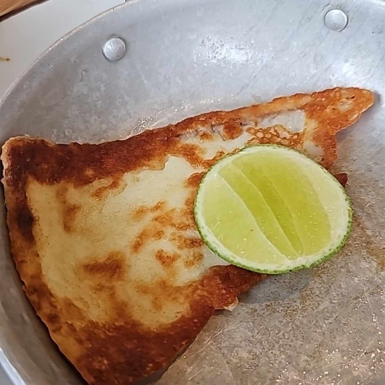 ENTRADAS CALIENTES - SAGANAKI