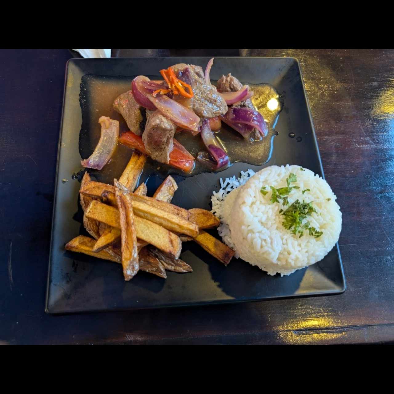 Lomo saltado