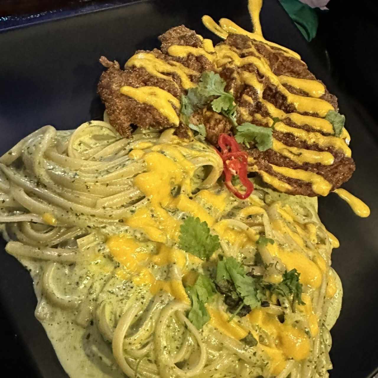 Tallarin verde con pollo 