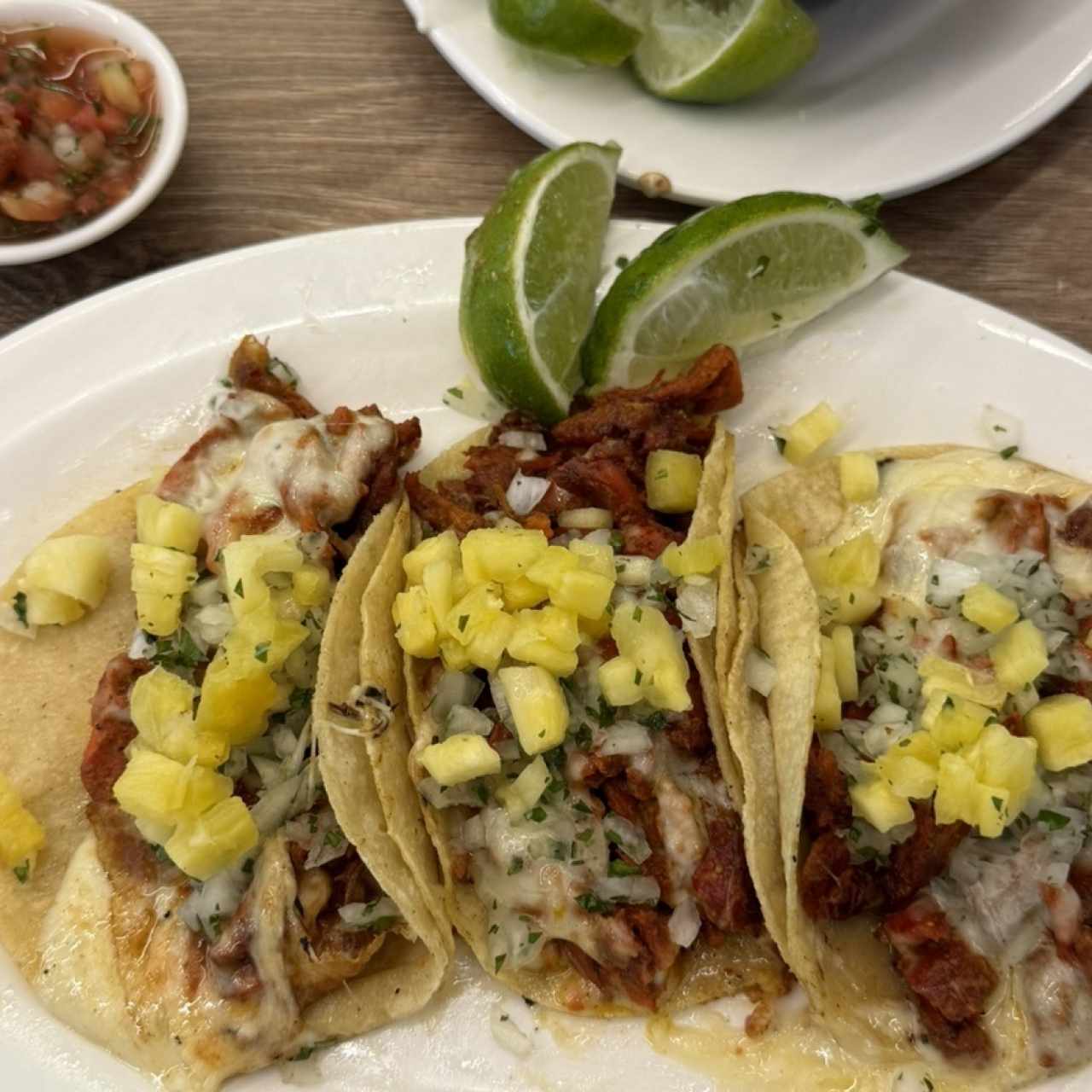 Tacos al Pastor con queso