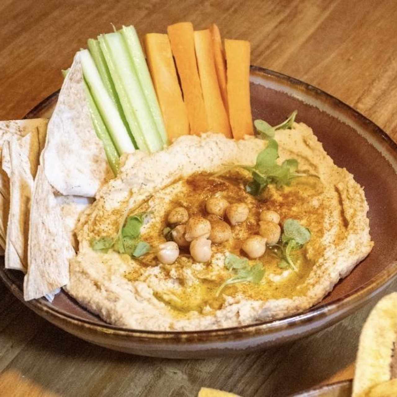 HUMMUS