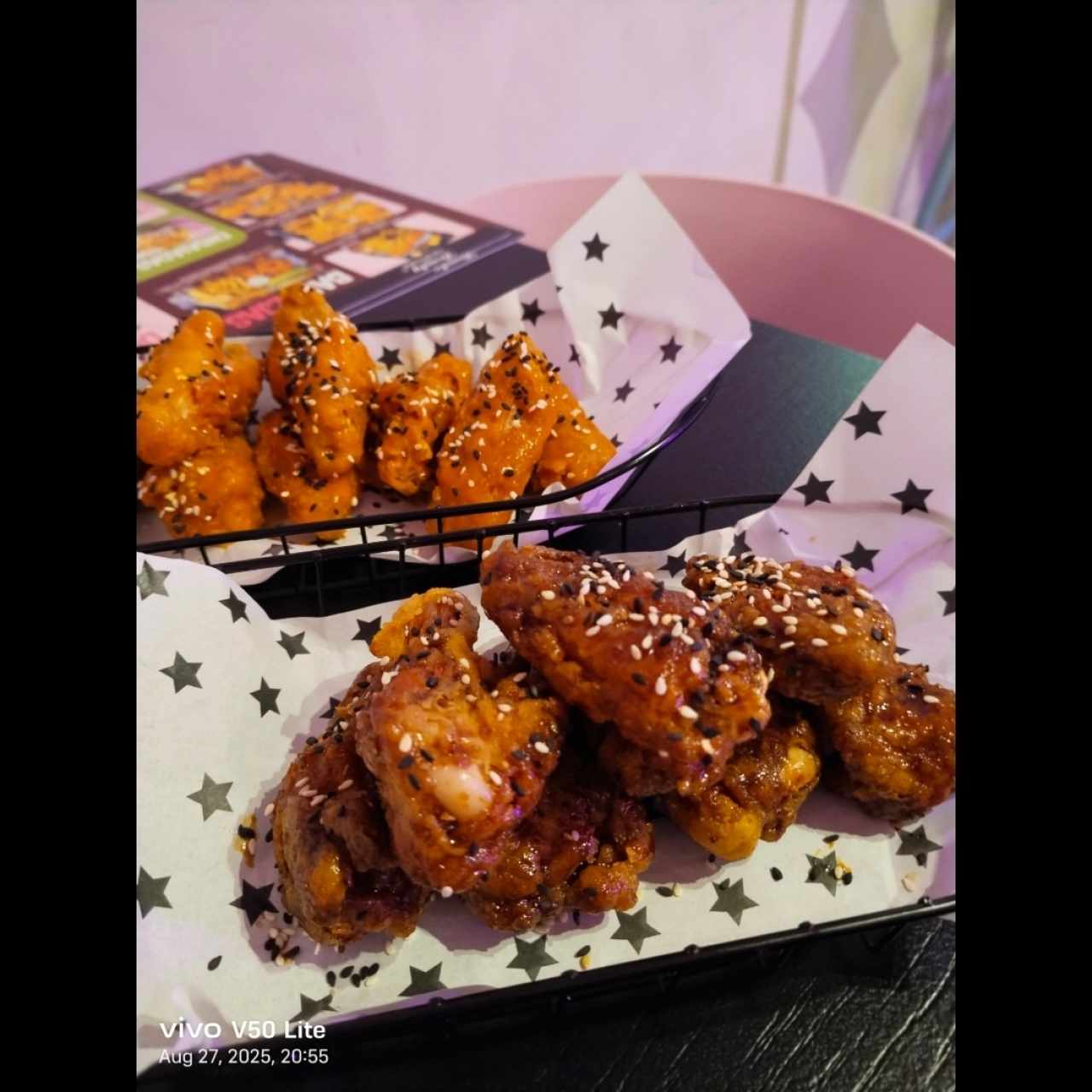Wings con salsa buffalo y Korean sauce