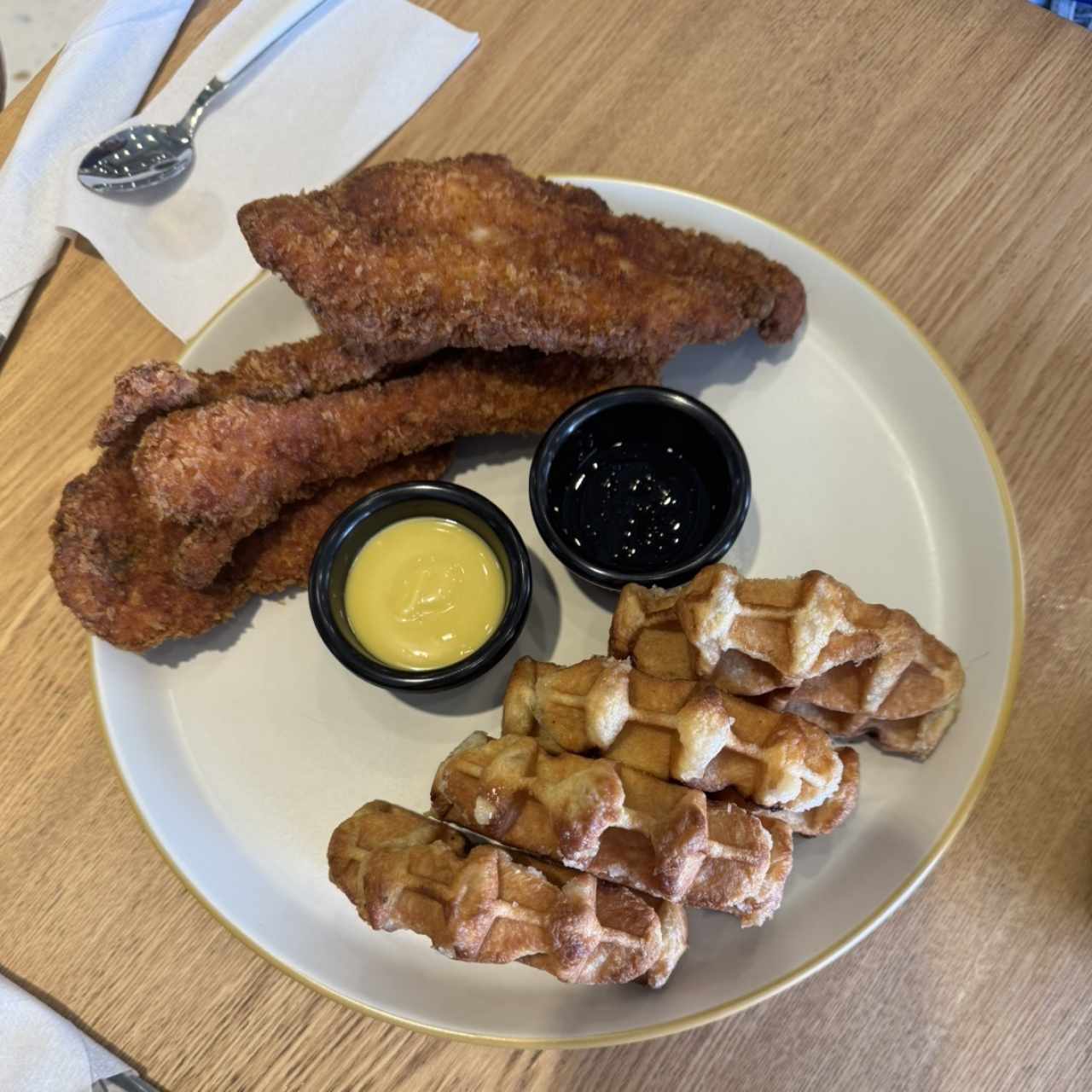 Waffles y pollo