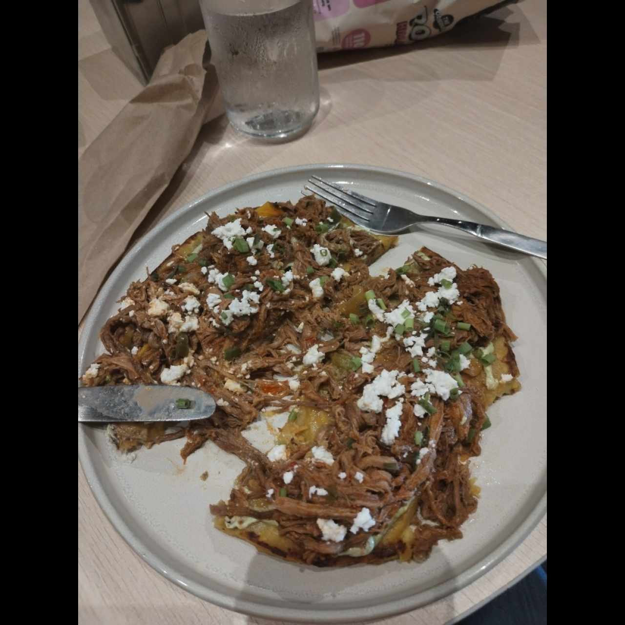 Pizza de plátano maduro con carne