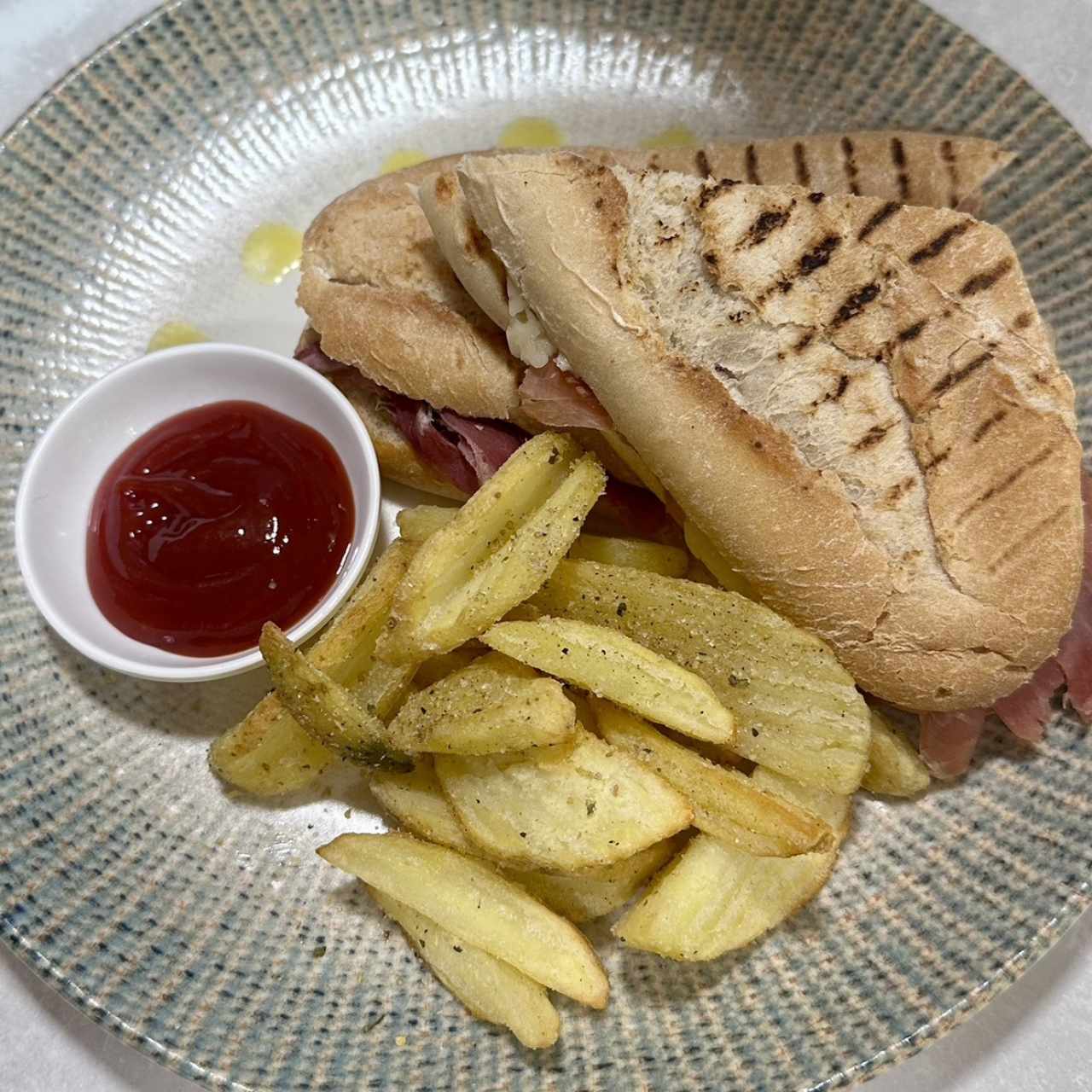 Sandwich de Serrano y queso