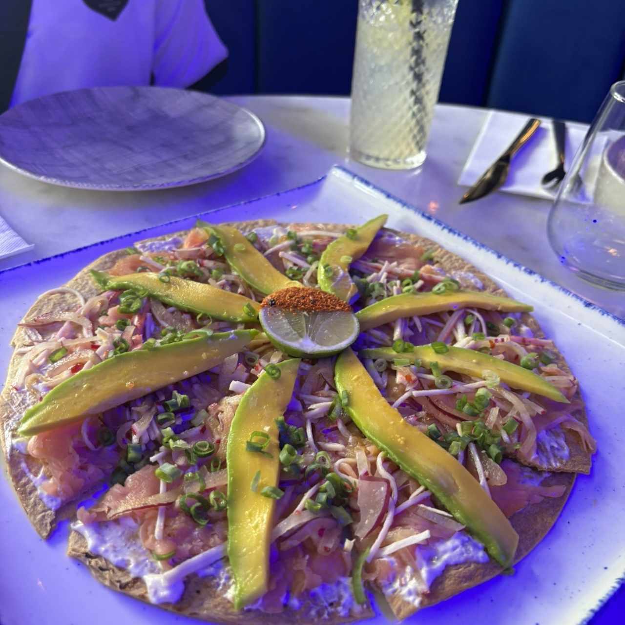 Small Plates - SMOKED SALMÓN PIZZA