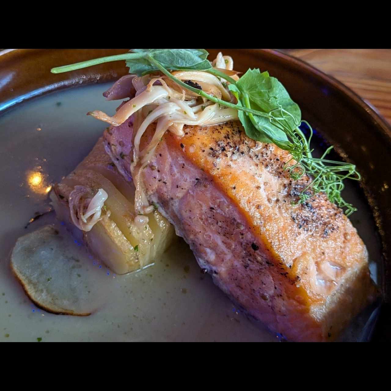 Main - SALMÓN GRILL