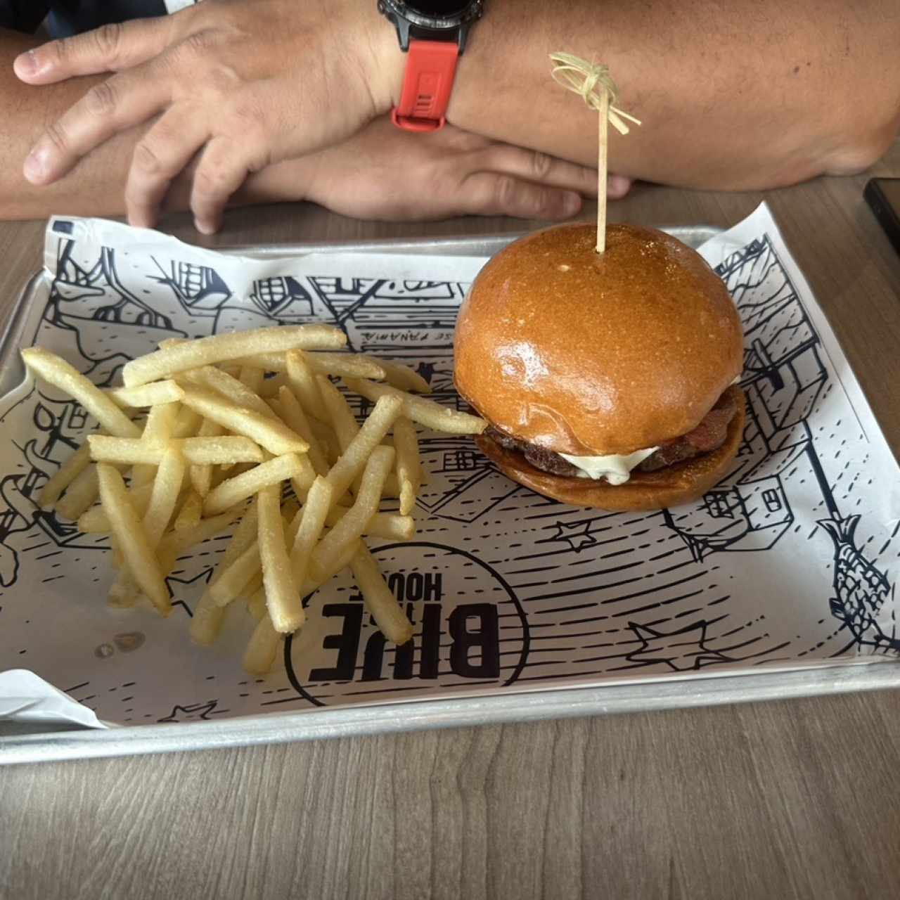 Hamburguesa con papitas
