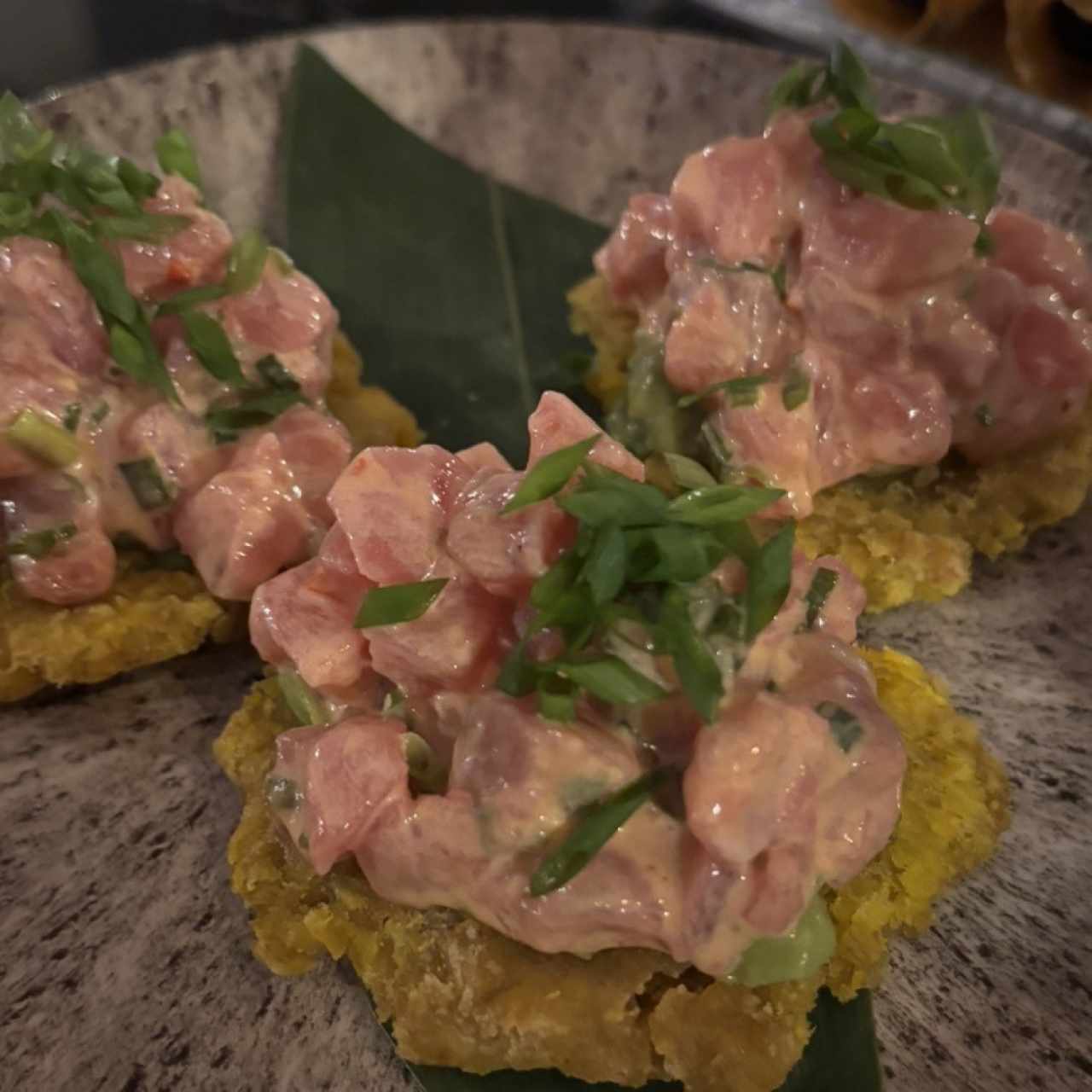 Tostones con atún