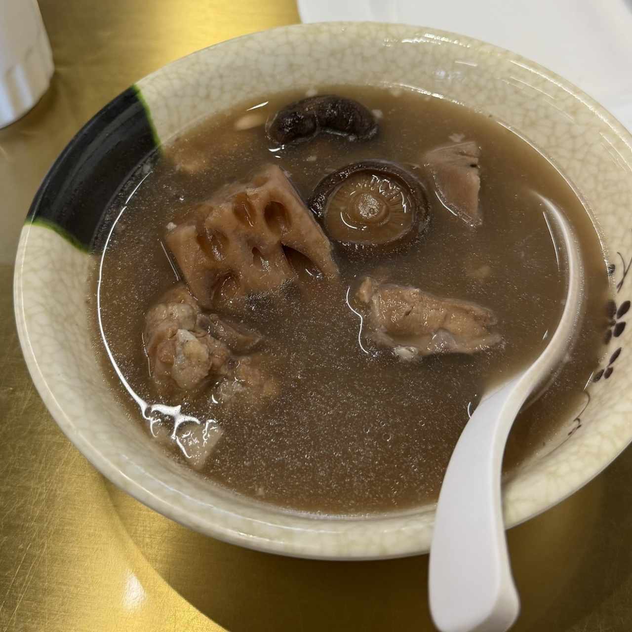 Sopa de raiz