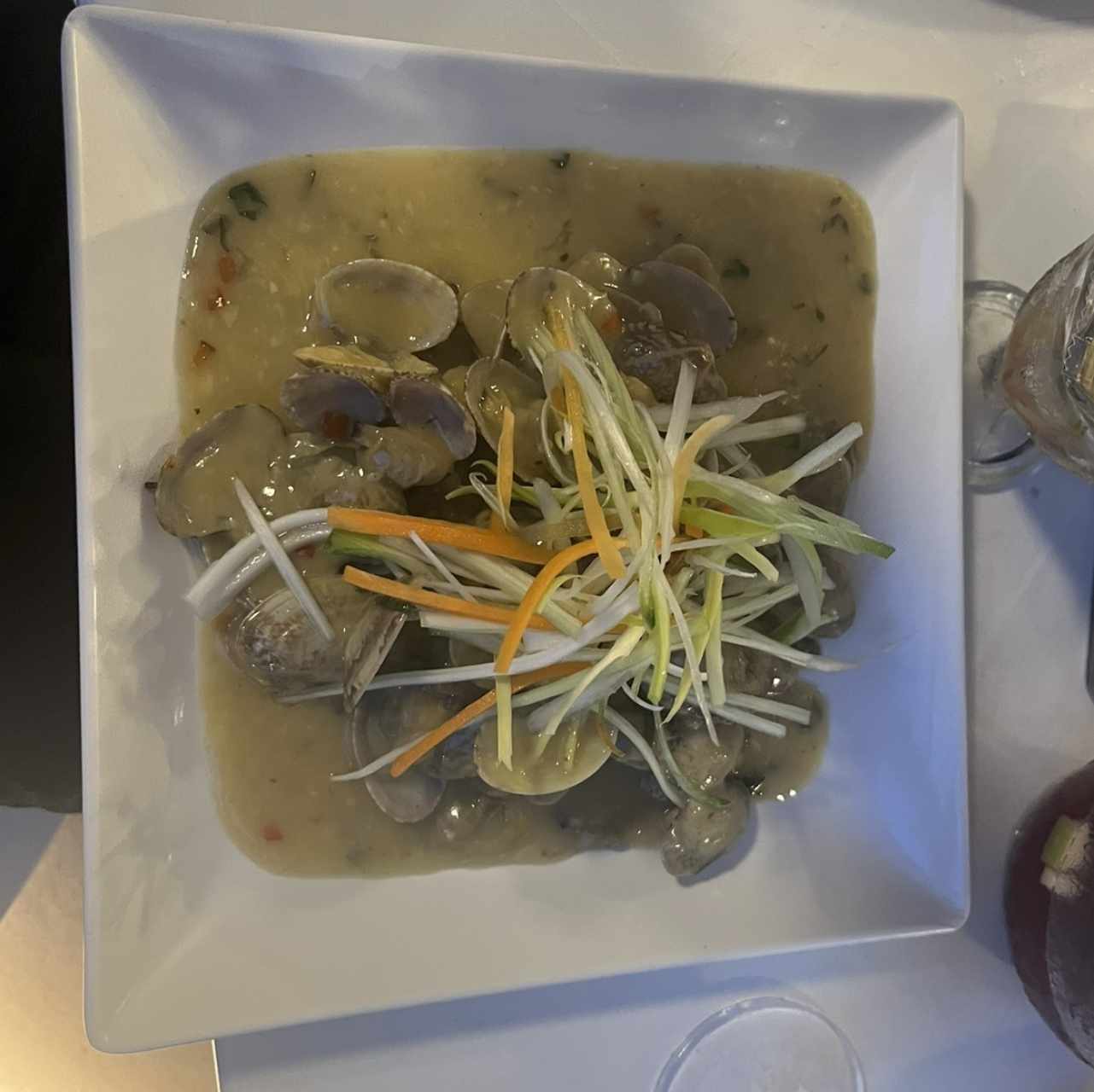 Almejas al ajillo 
