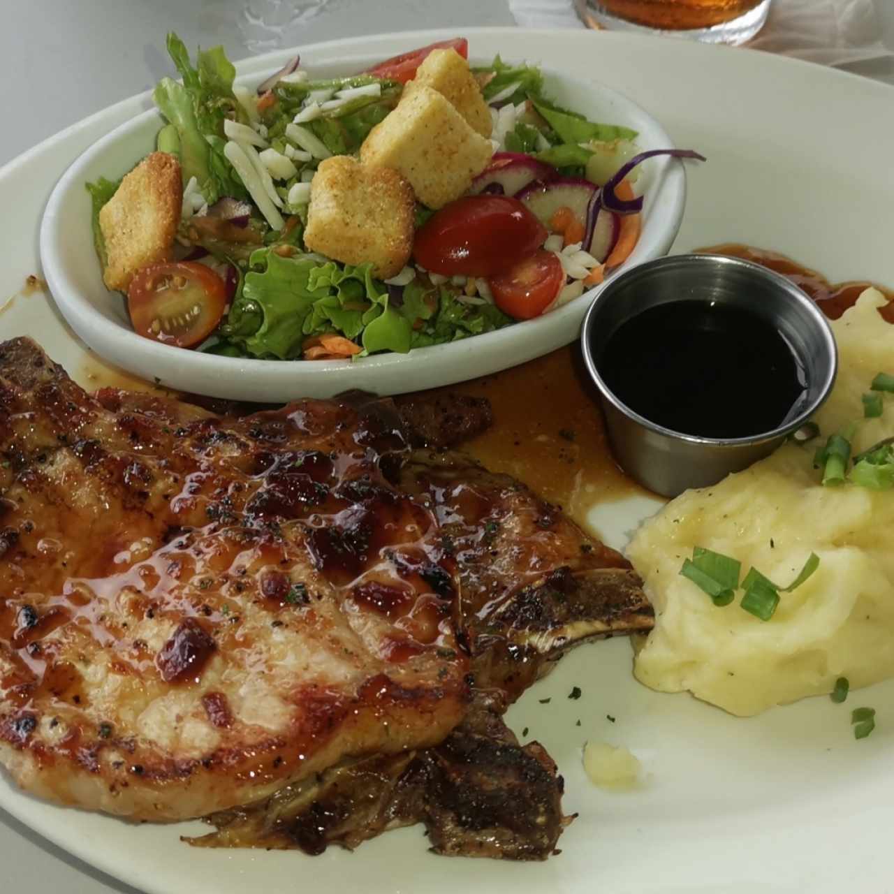 Chuletas whisky glazed 