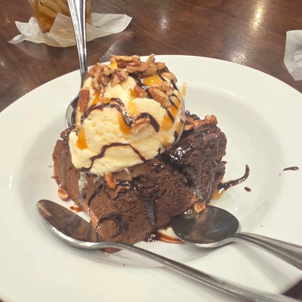 brownie con helado 