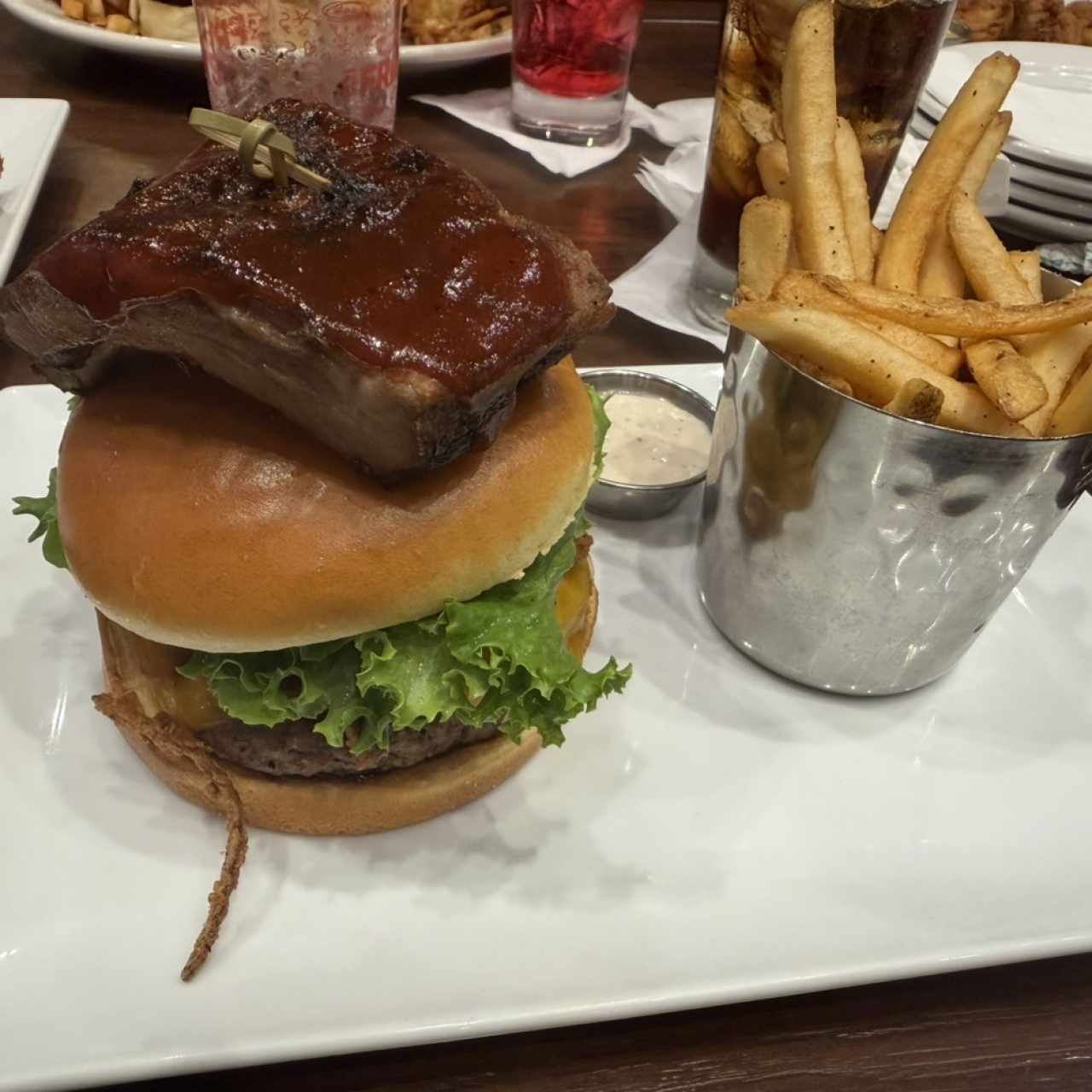 Hamburguesa con Ribs