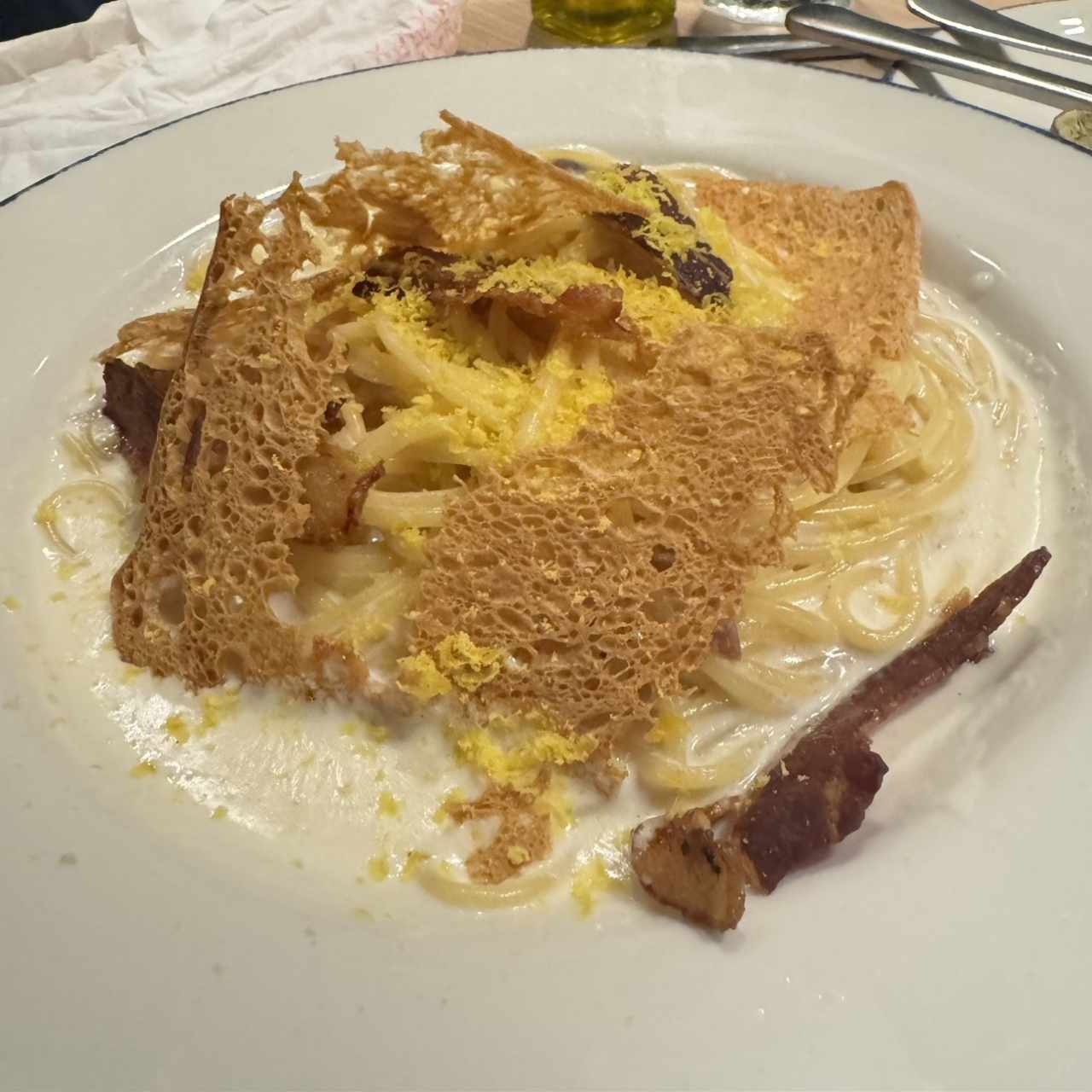 RIGATONI NI CARBONARA NI ALFREDO