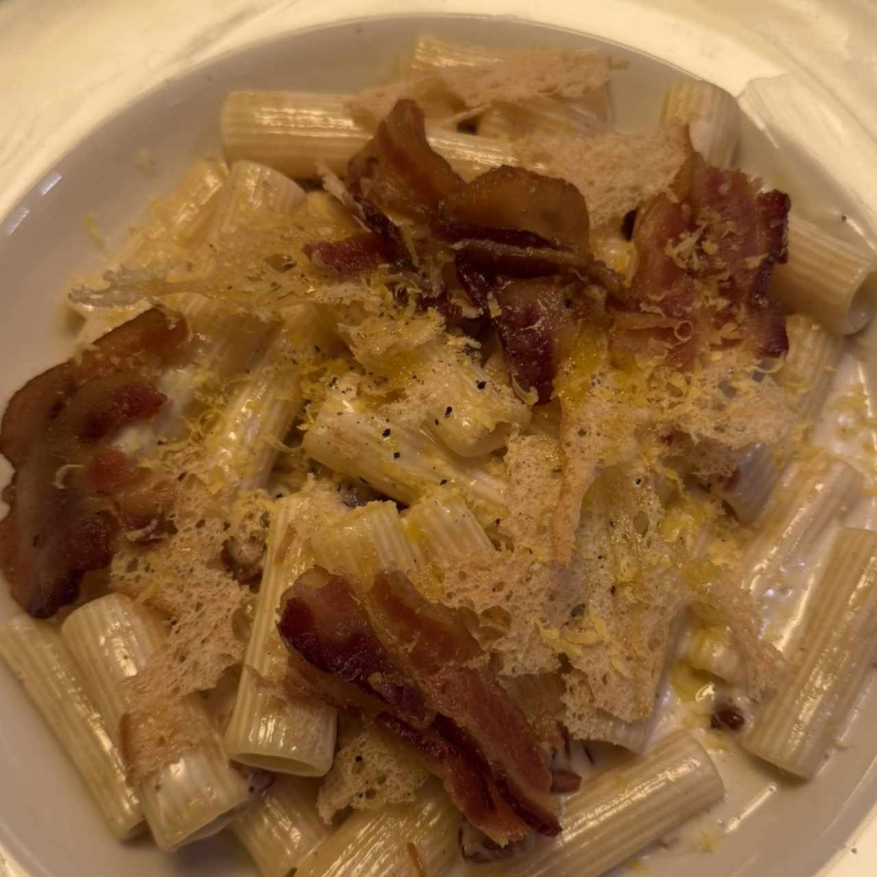 RIGATONI NI CARBONARA NI ALFREDO
